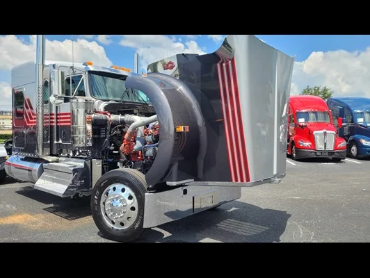 2023 Kenworth W900 in Memphis, TN — photo 8
