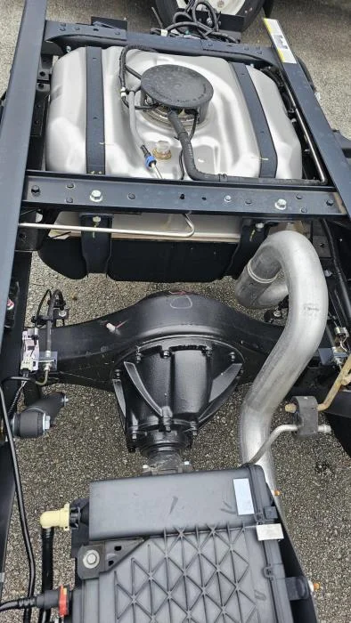 2025 Isuzu NRR - image 4