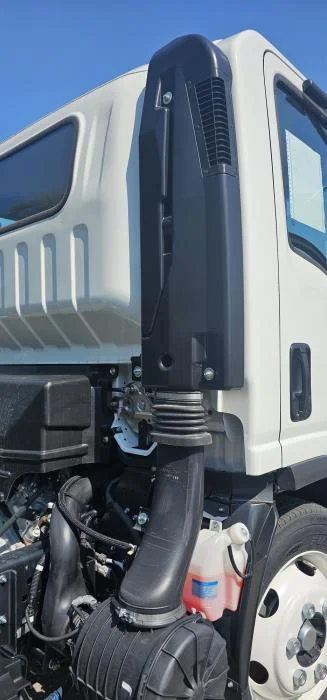 2025 Isuzu NRR - image 7