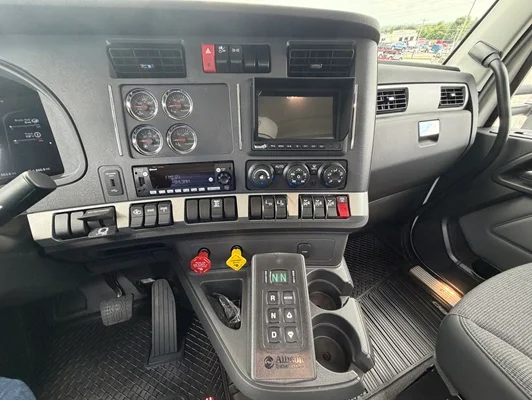 2027 Kenworth T880 in Tulsa, OK — photo 15