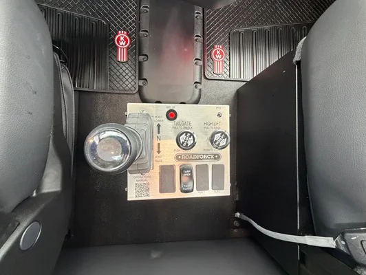 2027 Kenworth T880 in Tulsa, OK — photo 16