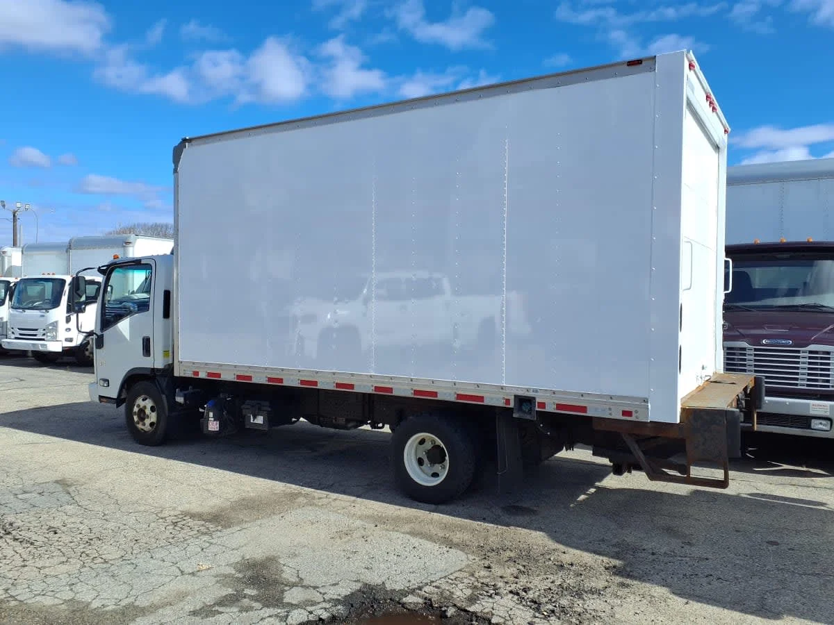 2018 Isuzu NPR - image 6