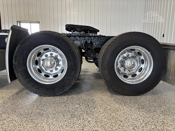 2022 Peterbilt 389 in Hartford, SD — photo 8
