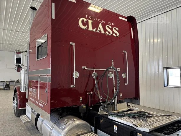 2022 Peterbilt 389 in Hartford, SD — photo 10
