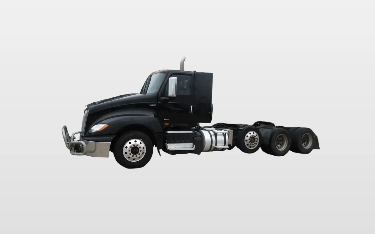 2021 International LT - image 1