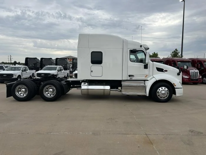 2022 Peterbilt 579 in Haines City, FL — photo 5