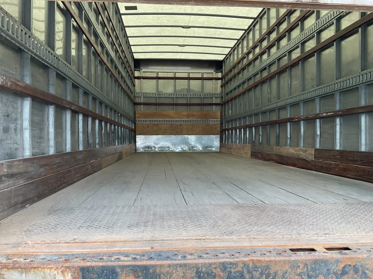 2018 Freightliner M2 106 in Minneapolis, MN — photo 8