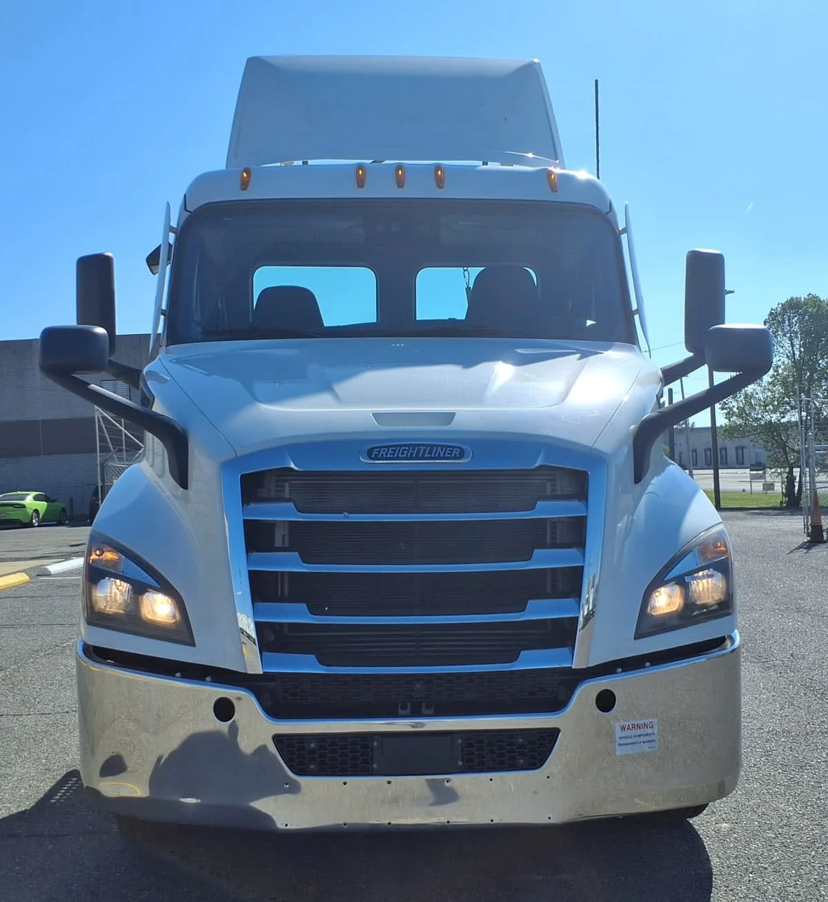 2020 Freightliner Cascadia in Memphis, TN — photo 2