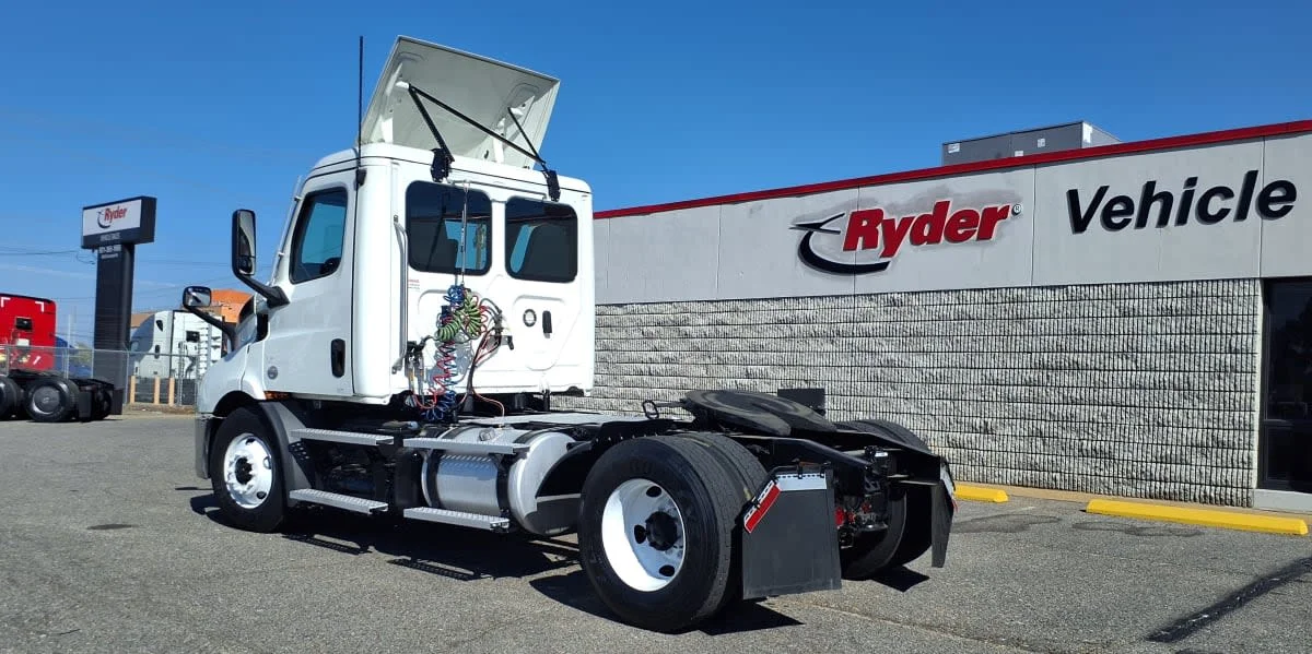 2020 Freightliner Cascadia in Memphis, TN — photo 6