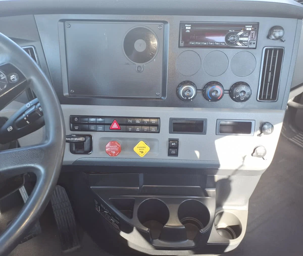 2020 Freightliner Cascadia in Memphis, TN — photo 10