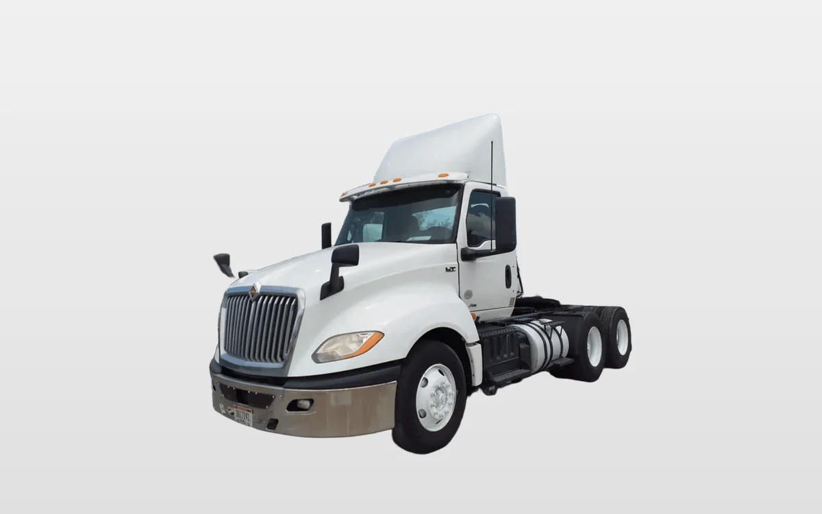 2018 International LT - image 1