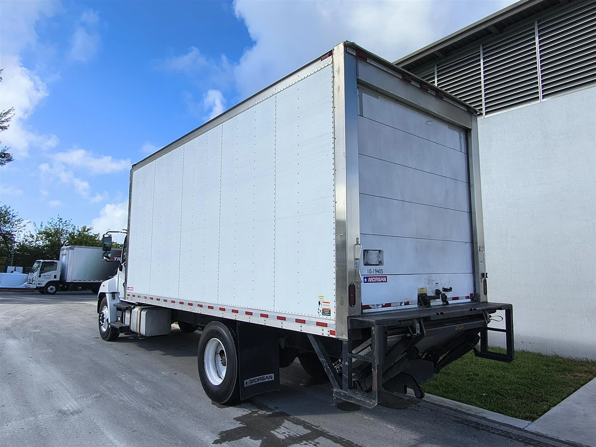 2019 Hino 268 in Fort Lauderdale, FL — photo 7