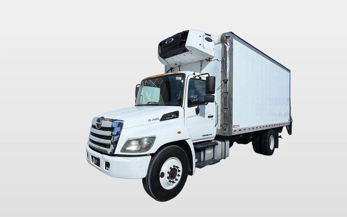 2019 Hino 268 - image 1