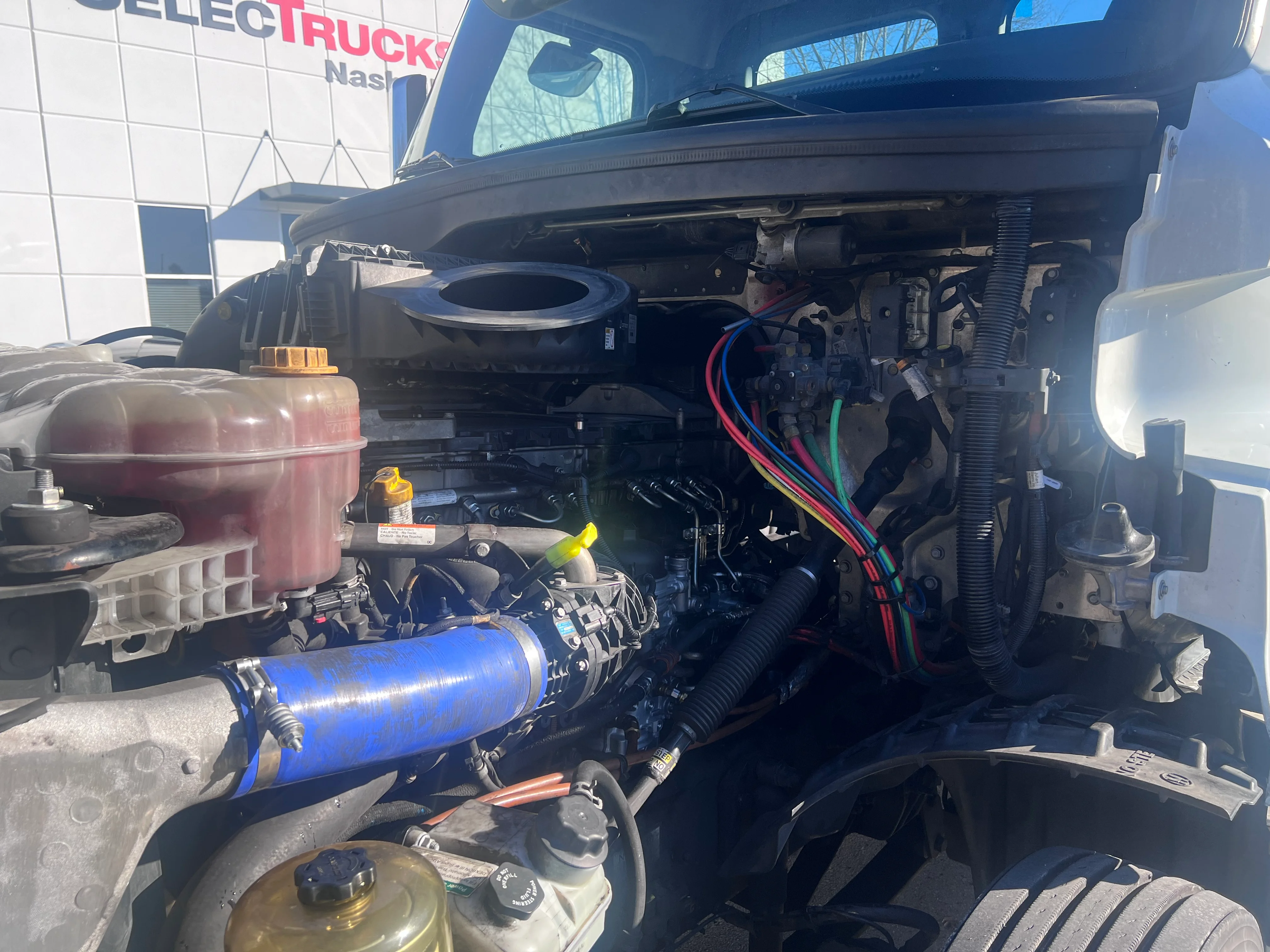 2023 Freightliner Cascadia in Nashville Isuzu, TN — photo 11