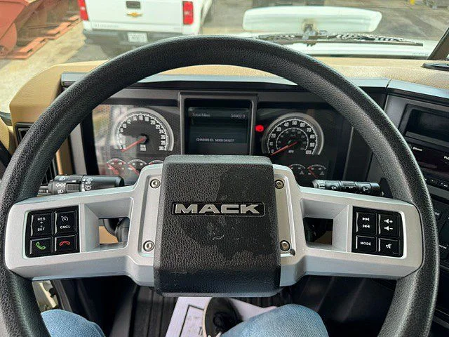 2024 Mack Granite in La Vergne, TN — photo 13