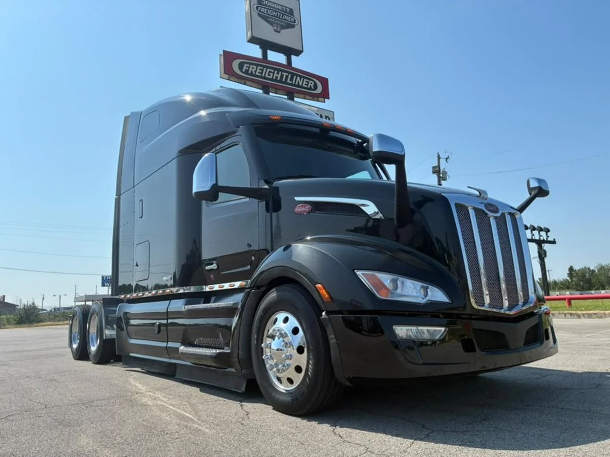 2023 Peterbilt 579