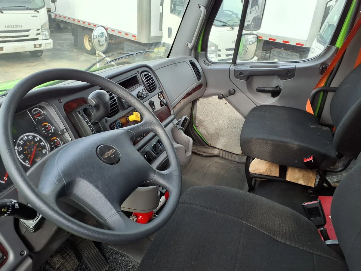 2019 Freightliner M2 106 in Warwick, RI — photo 8