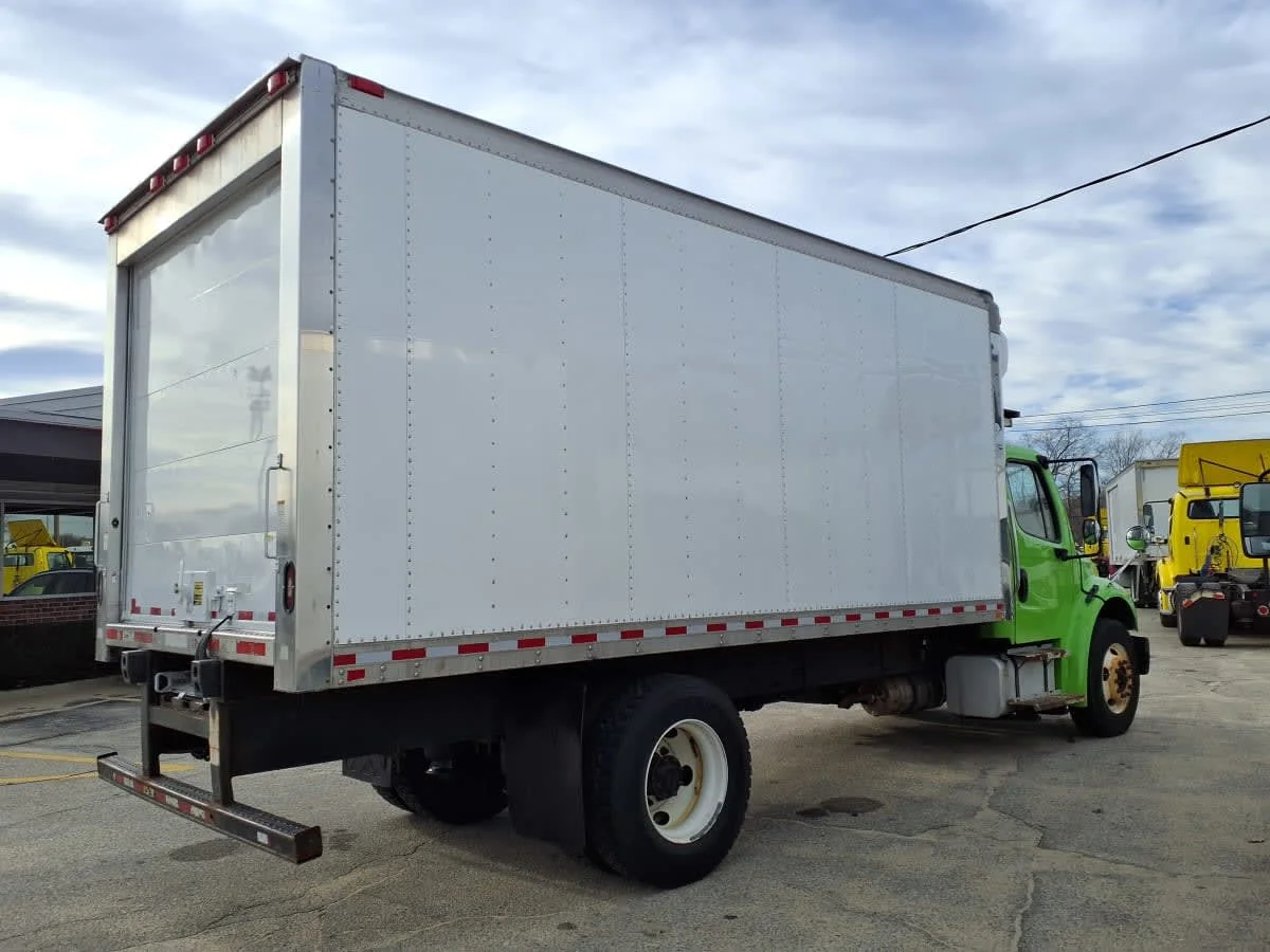 2019 Freightliner M2 106 in Warwick, RI — photo 4