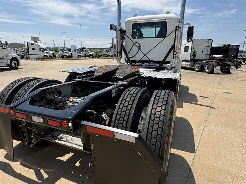 2020 Mack Pinnacle - image 5