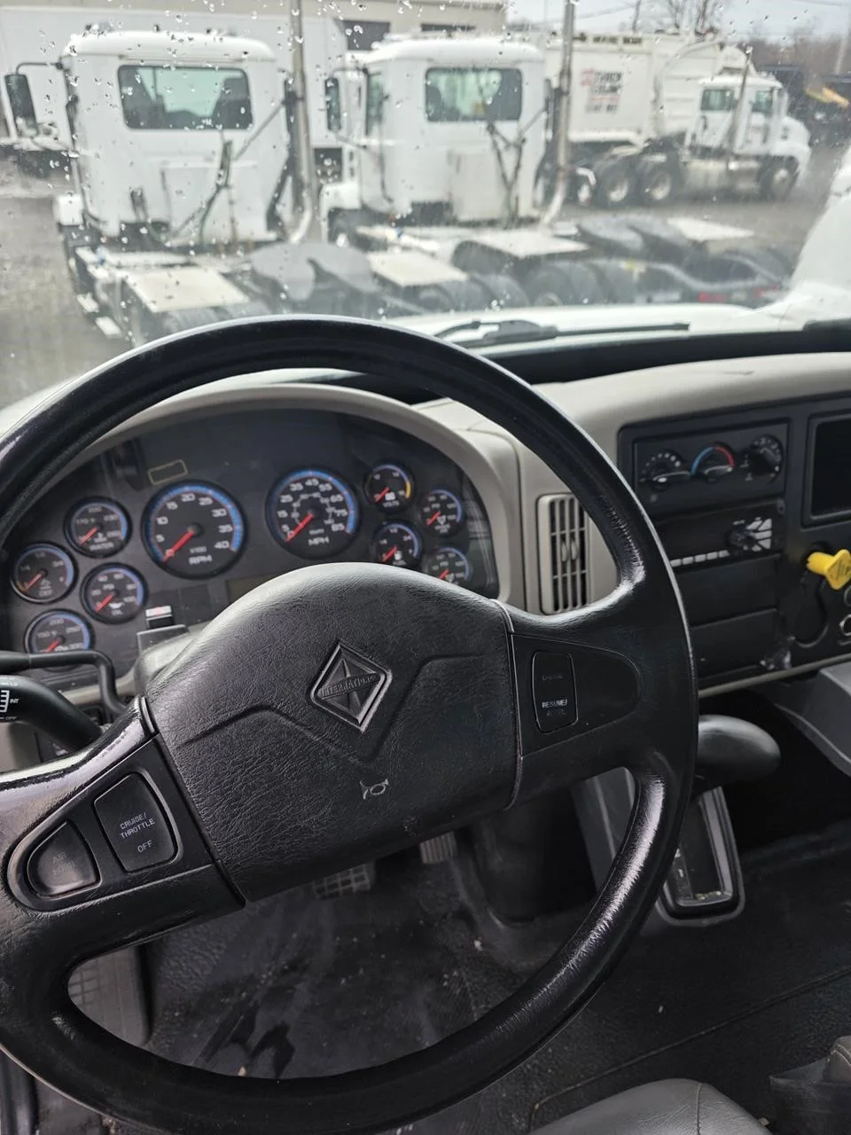 2016 International 4300 — photo 6