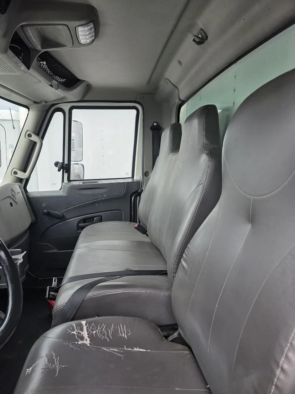 2016 International 4300 — photo 3