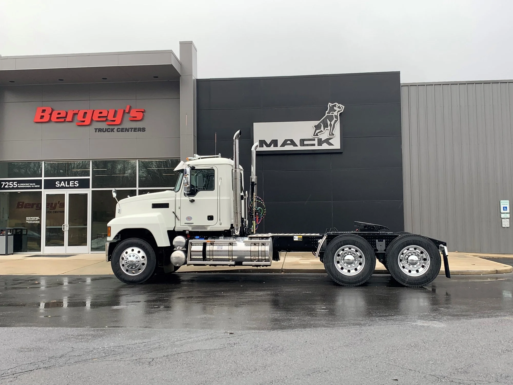 2027 Mack Pinnacle in Souderton, PA