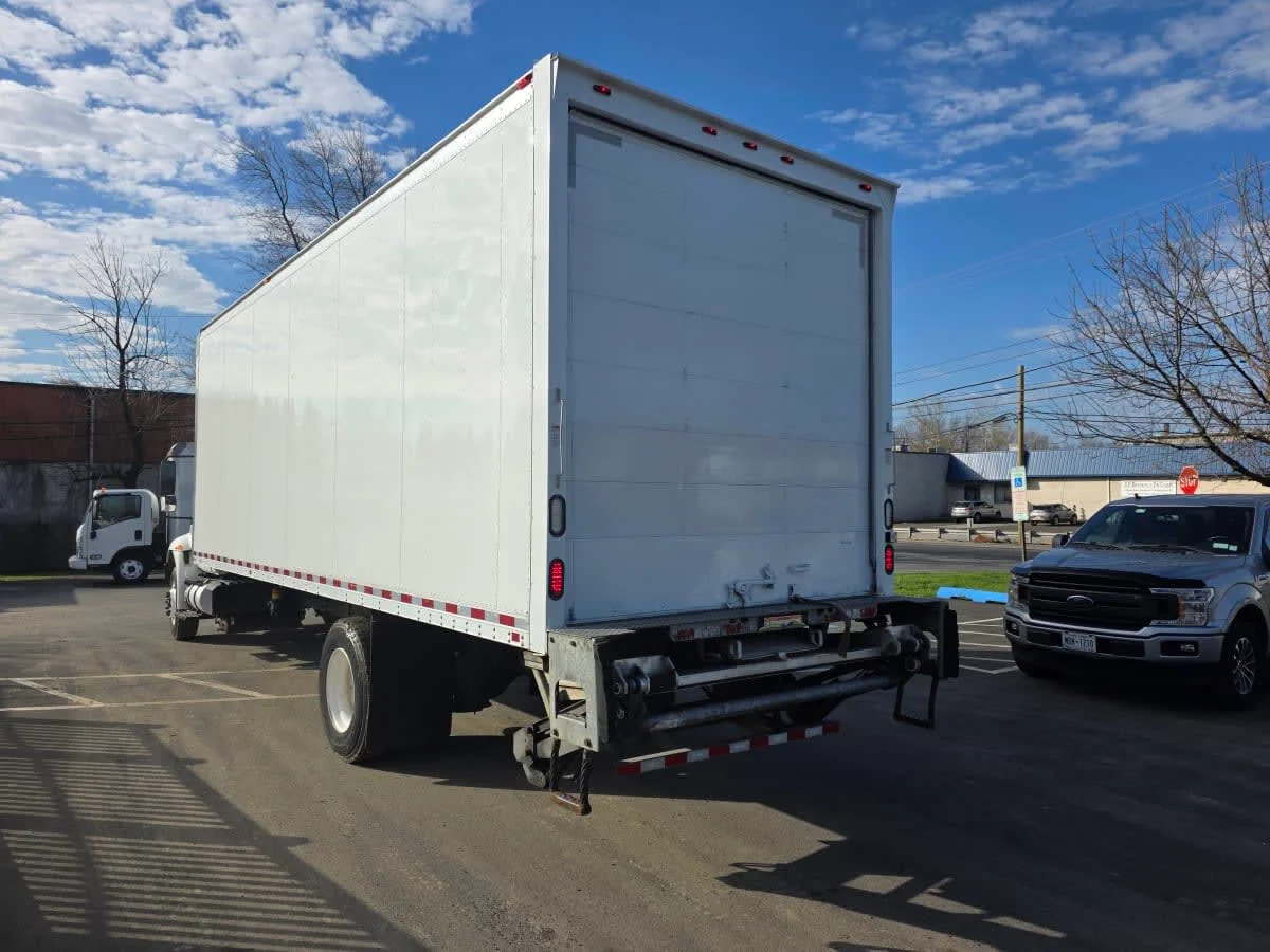 2016 International 4300 - image 6