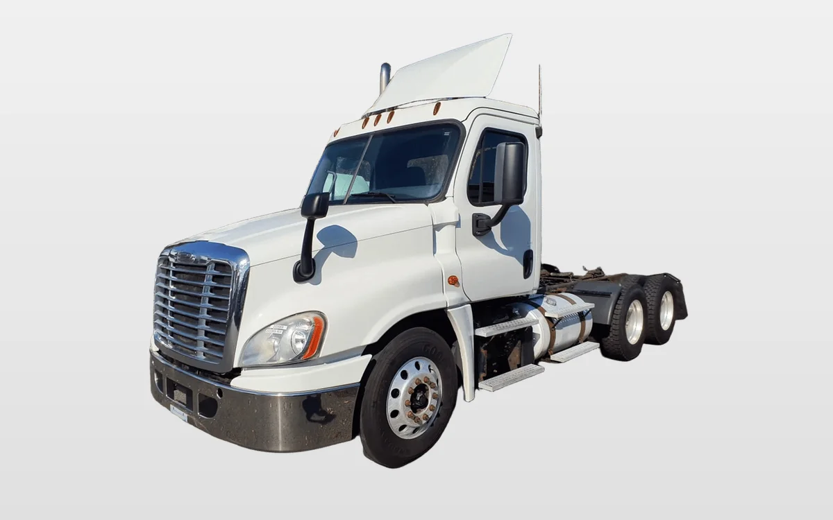2018 Freightliner Cascadia - image 1
