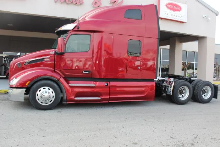 2023 Peterbilt 579 — photo 4