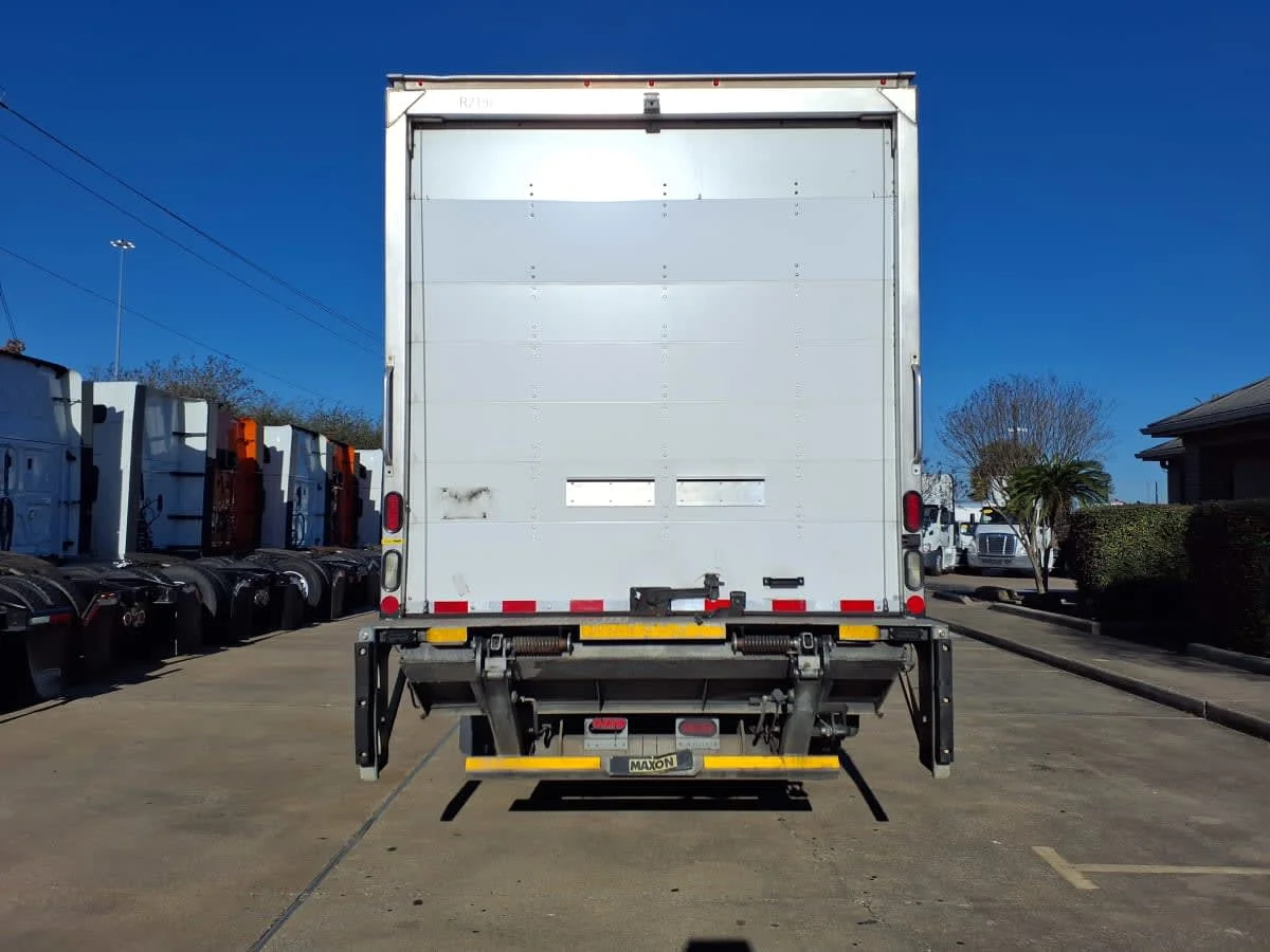 2018 International 4300 - image 5