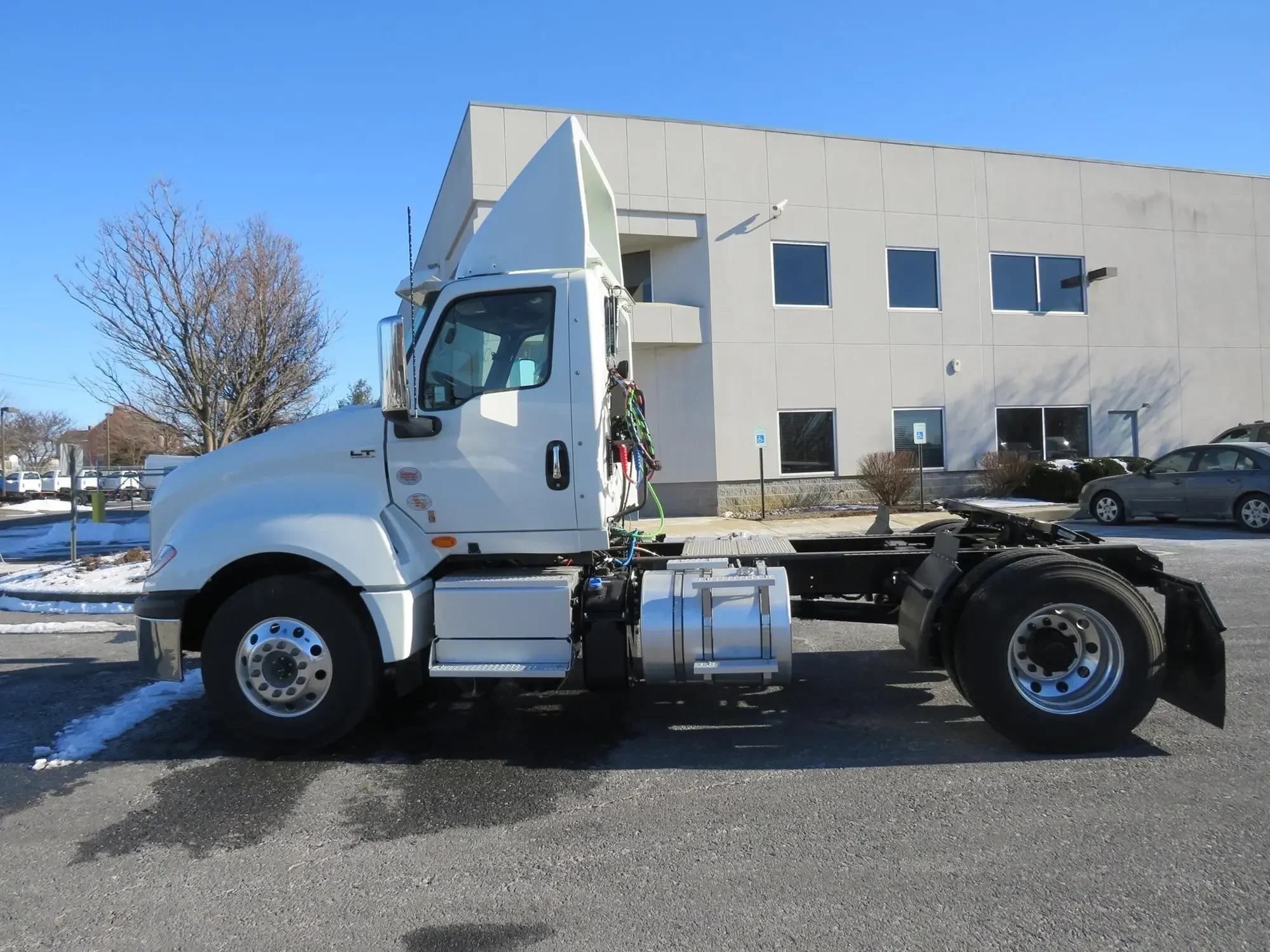 2025 International LT - image 6