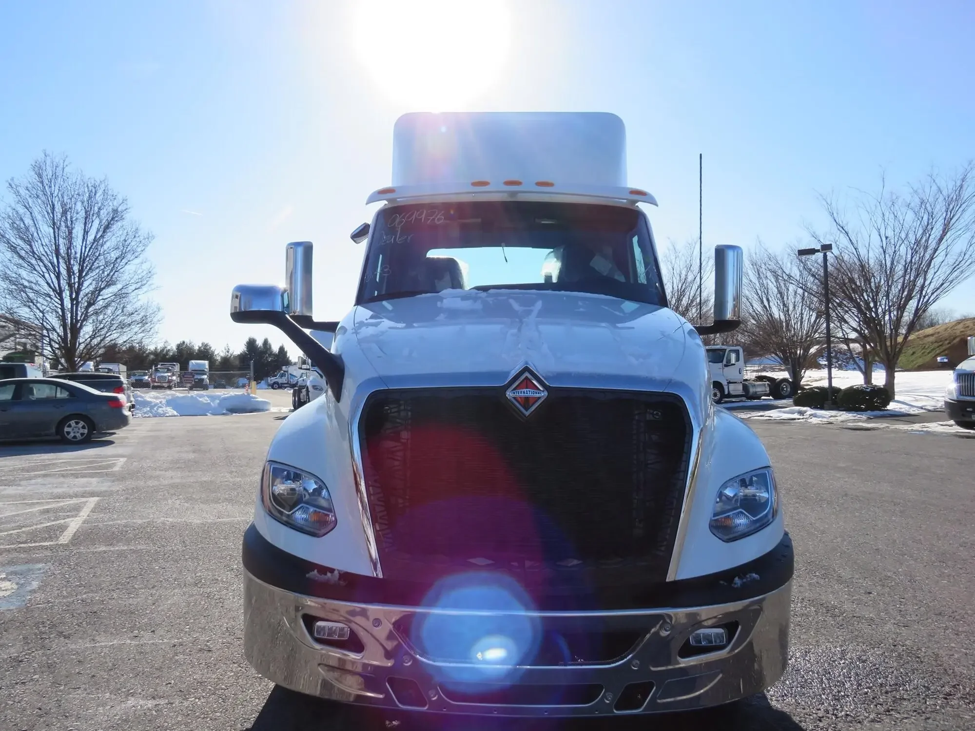 2025 International LT - image 2