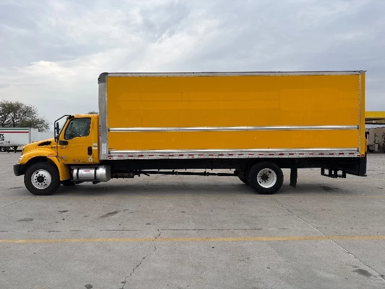 2021 International MV - image 4