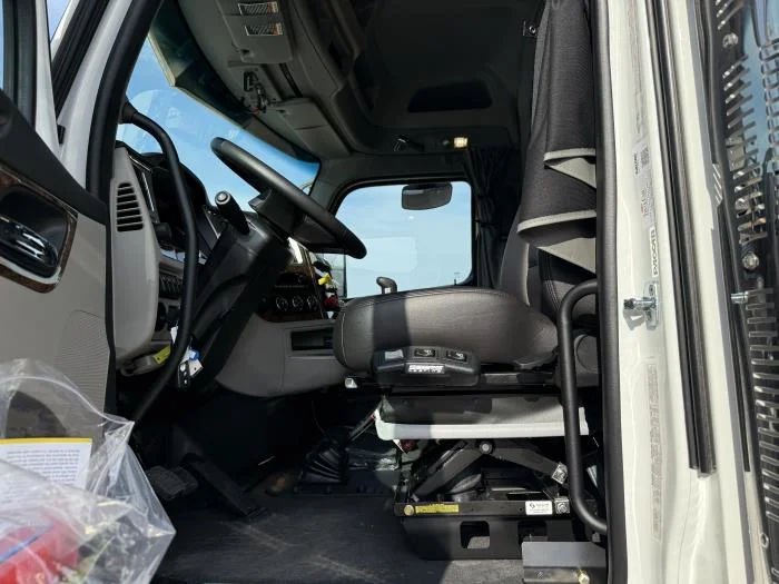 2026 Peterbilt 589 - image 30