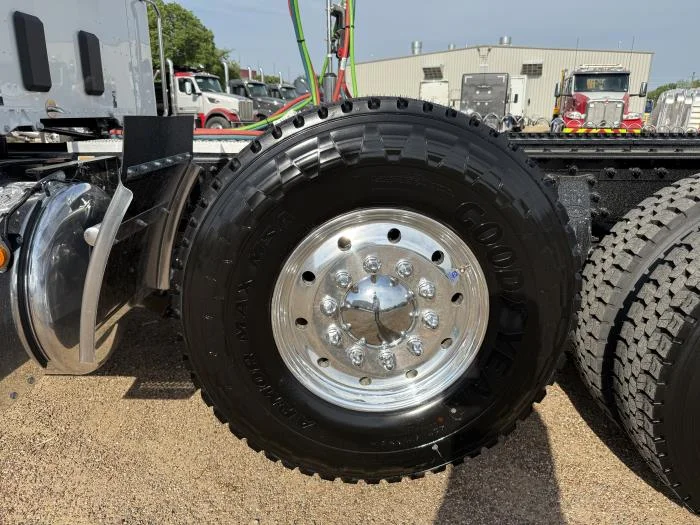 2026 Peterbilt 589 - image 19