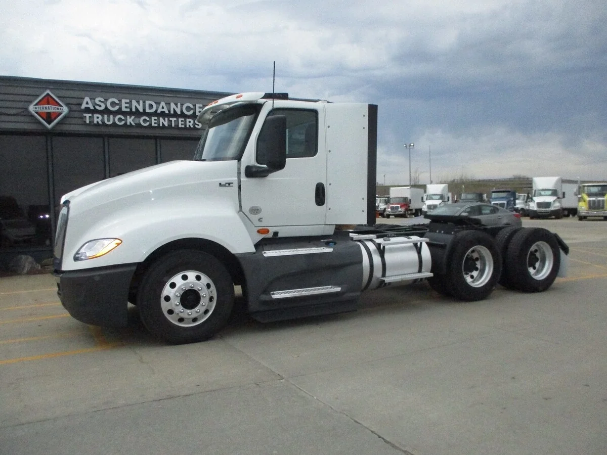 2019 International LT in Altoona, IA