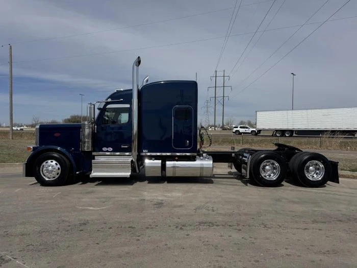 2027 Peterbilt 589 in Oklahoma City, OK — photo 3