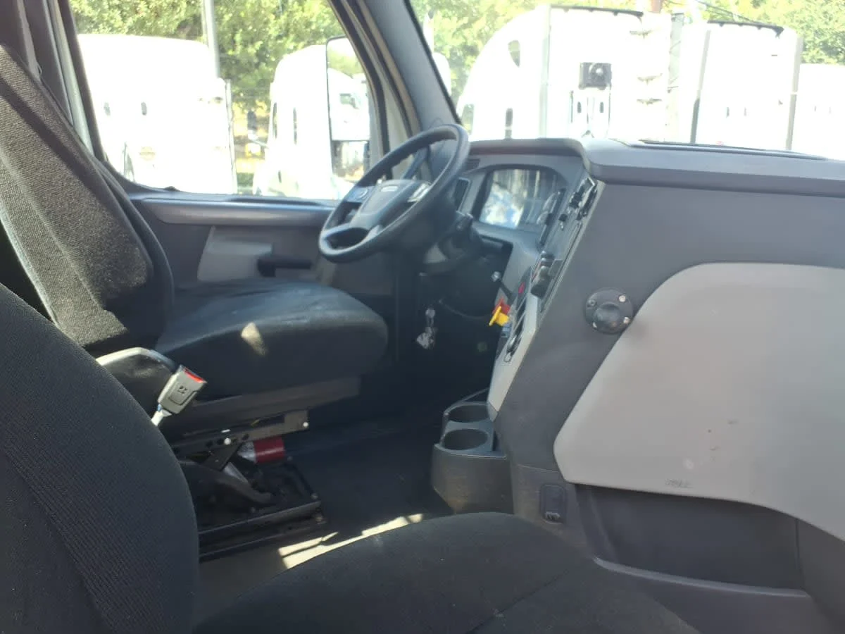2019 Freightliner Cascadia in Houston, TX — photo 9
