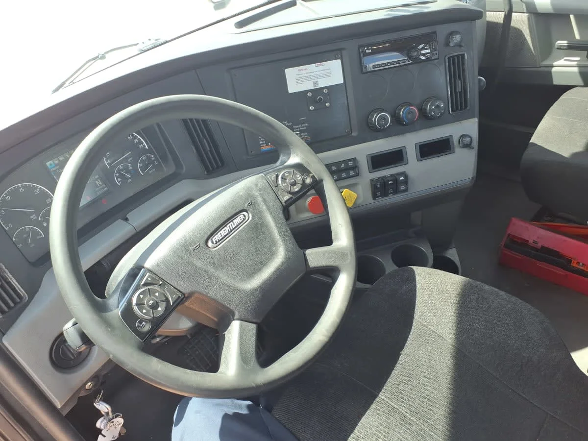 2019 Freightliner Cascadia in Houston, TX — photo 7