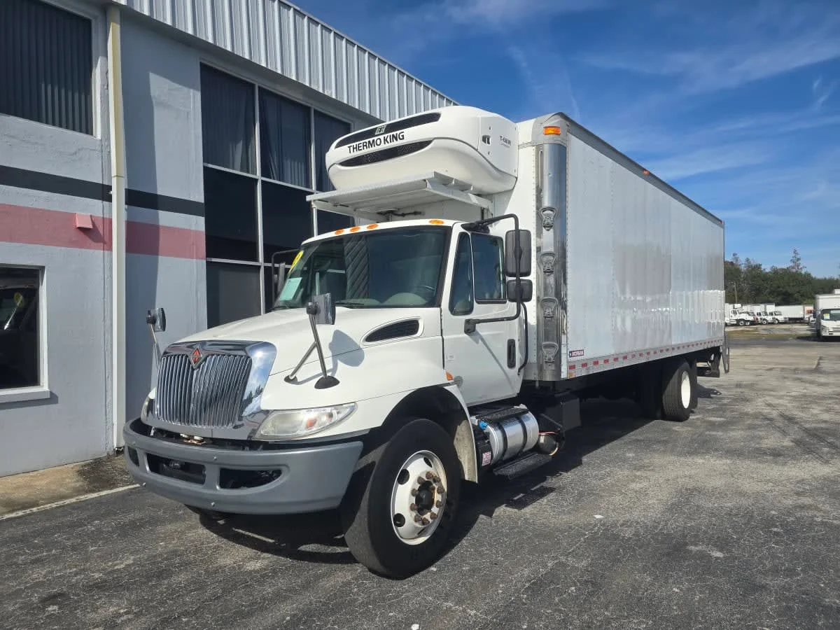 2019 International 4300 in Tampa, FL — photo 3