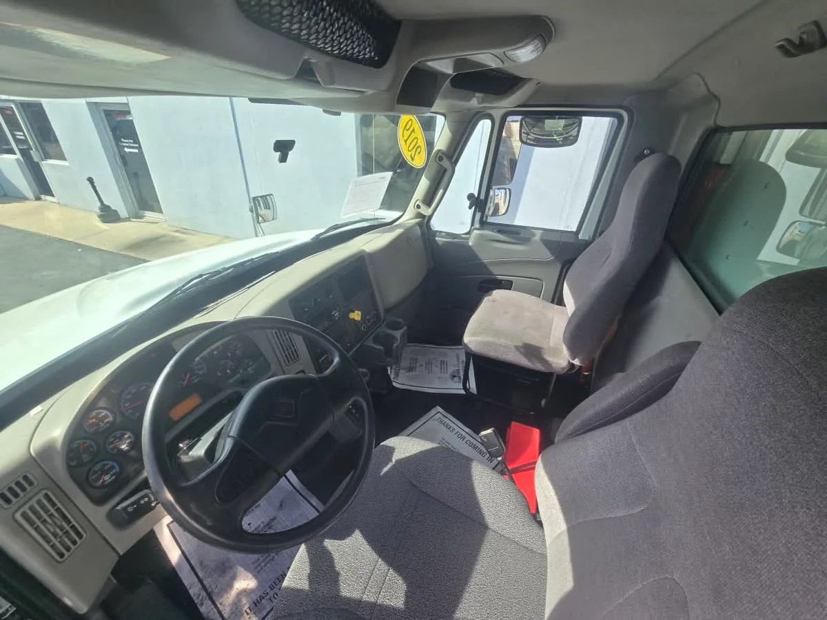 2019 International 4300 in Tampa, FL — photo 8