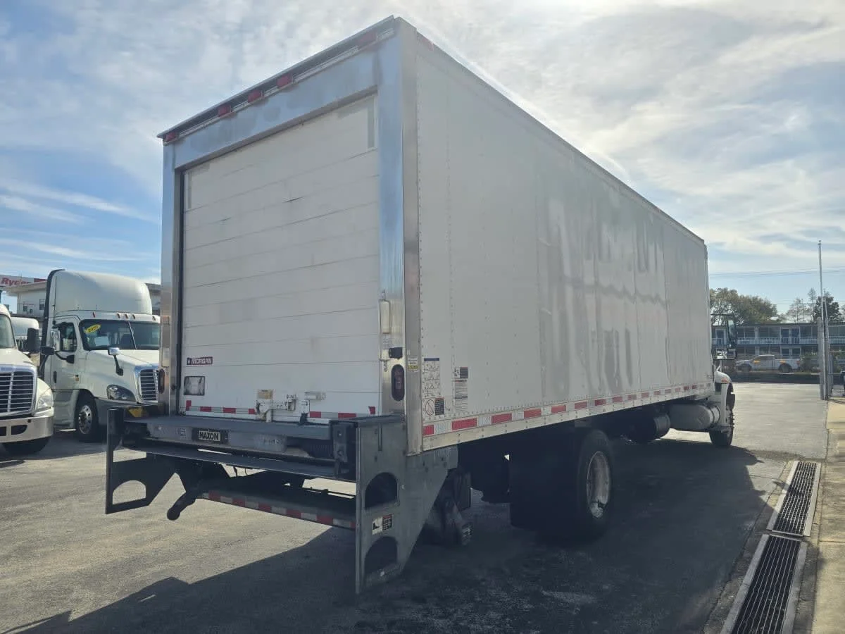 2019 International 4300 in Tampa, FL — photo 6