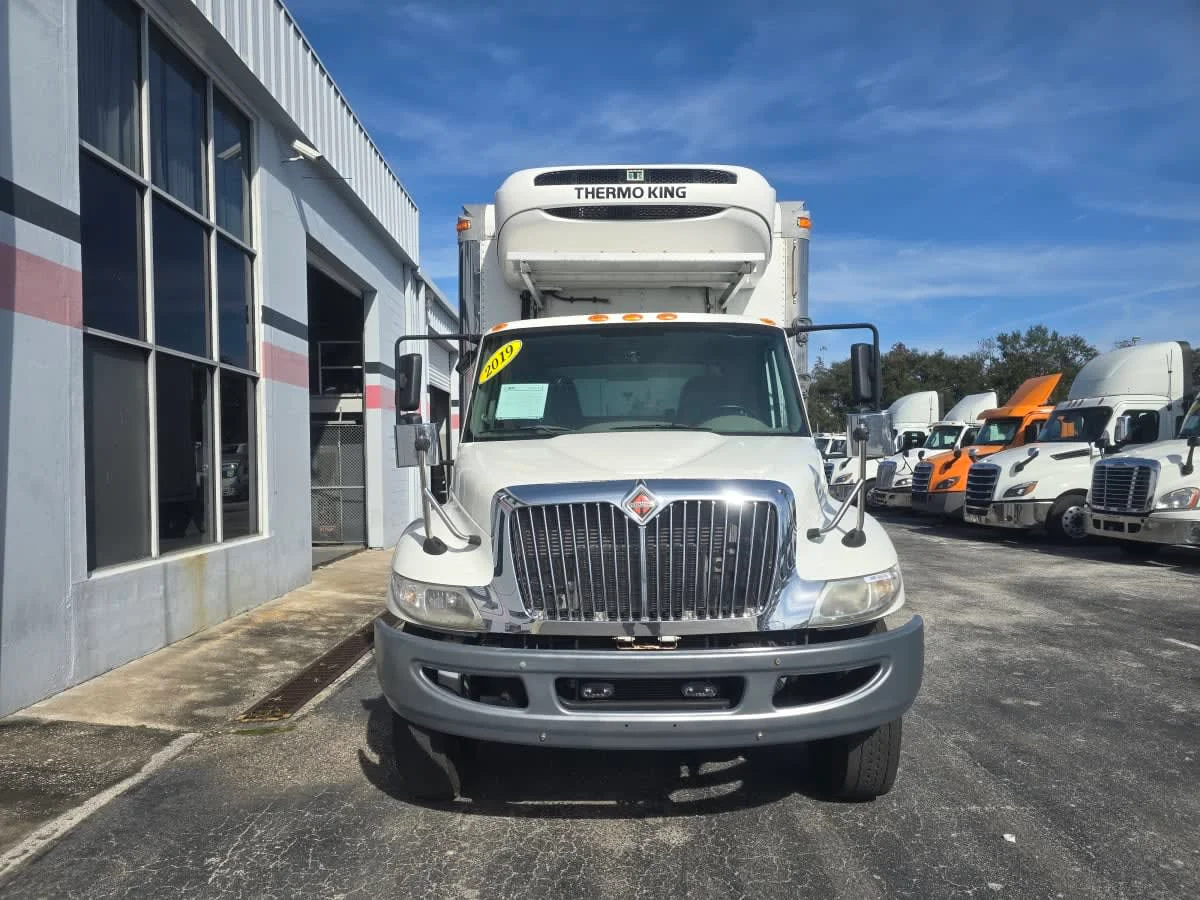 2019 International 4300 in Tampa, FL — photo 2
