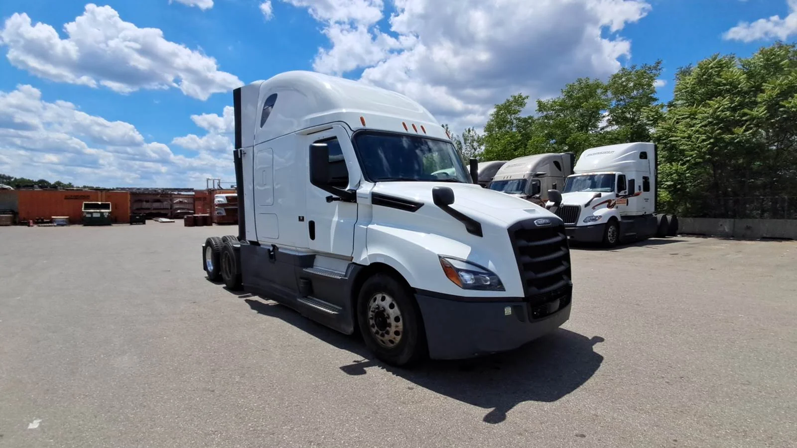 2023 Freightliner Cascadia in Shrewsbury, MA