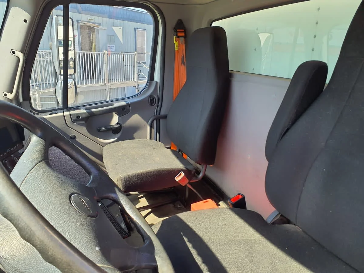 2020 Freightliner M2 106 in Syracuse, NY — photo 7