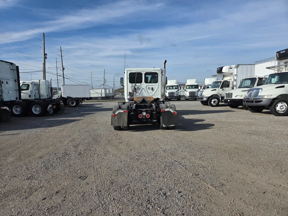 2021 Freightliner Cascadia in St. Rose, LA — photo 5