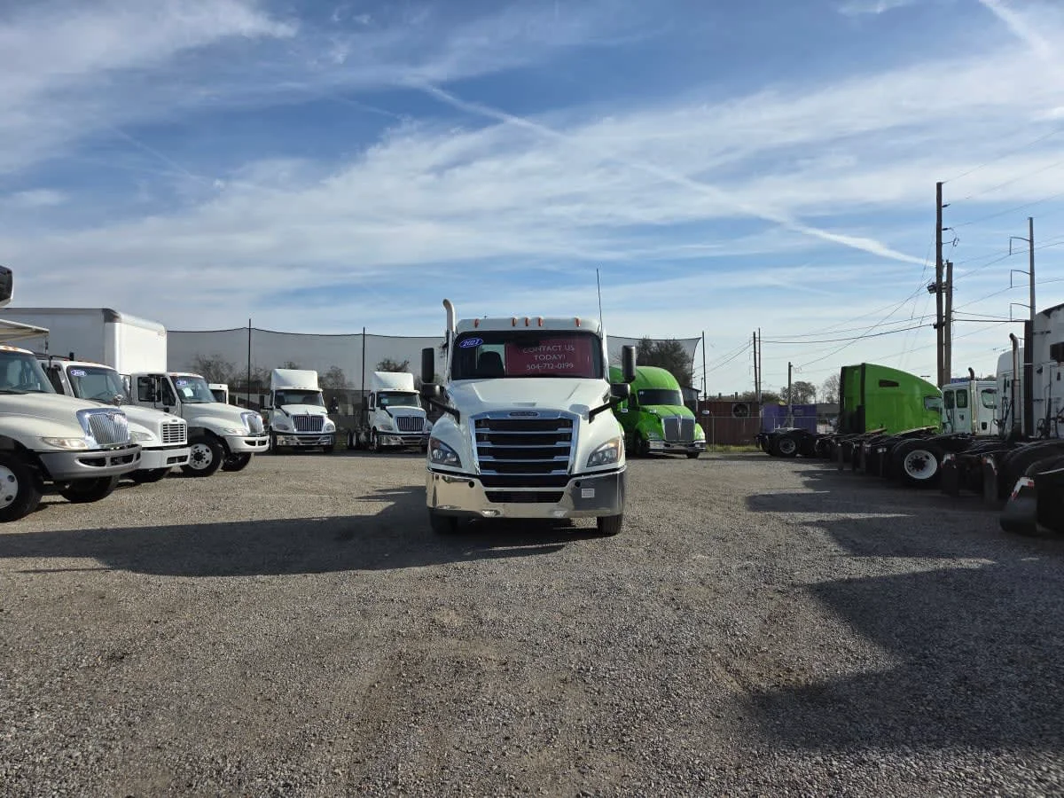 2021 Freightliner Cascadia in St. Rose, LA — photo 2