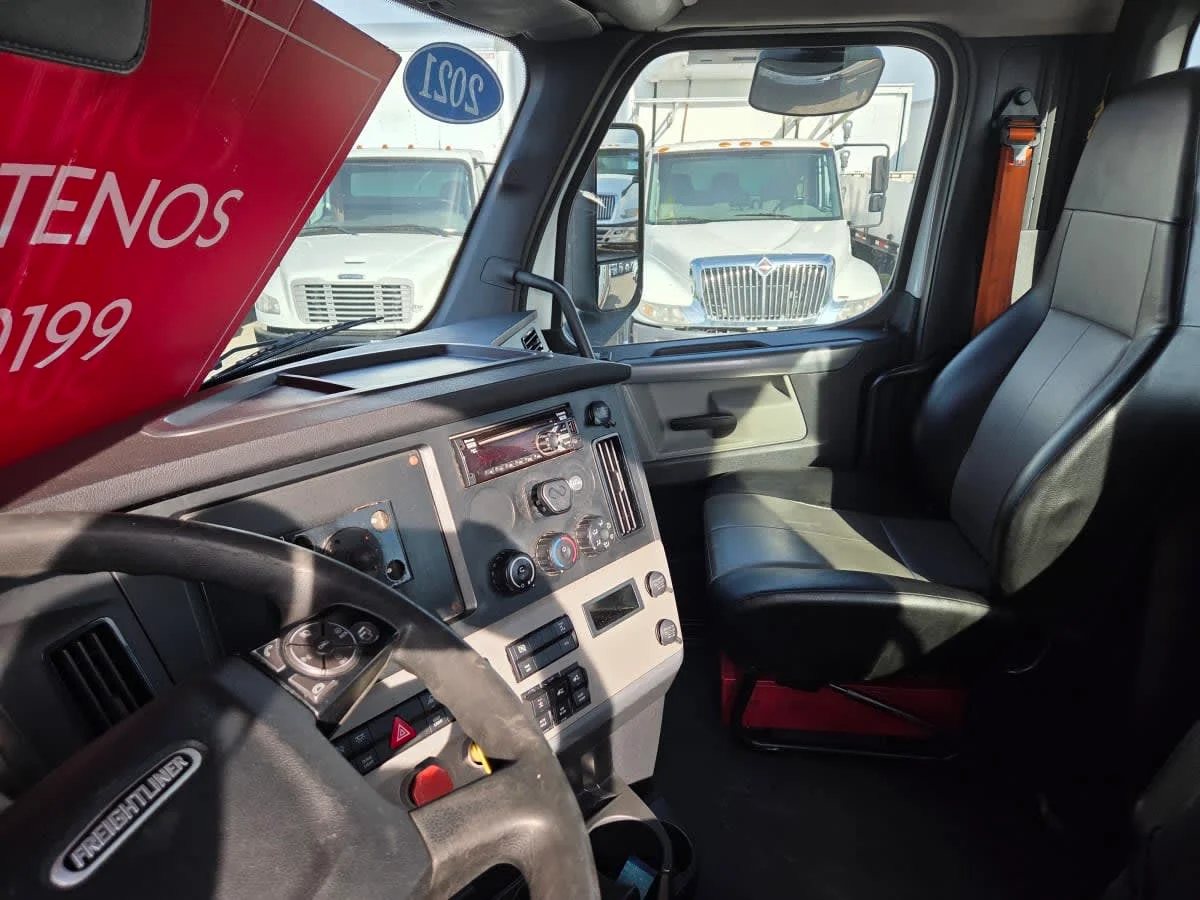 2021 Freightliner Cascadia in St. Rose, LA — photo 7