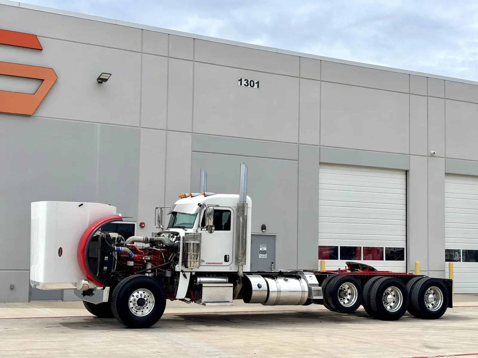 2019 Peterbilt 389 - image 10