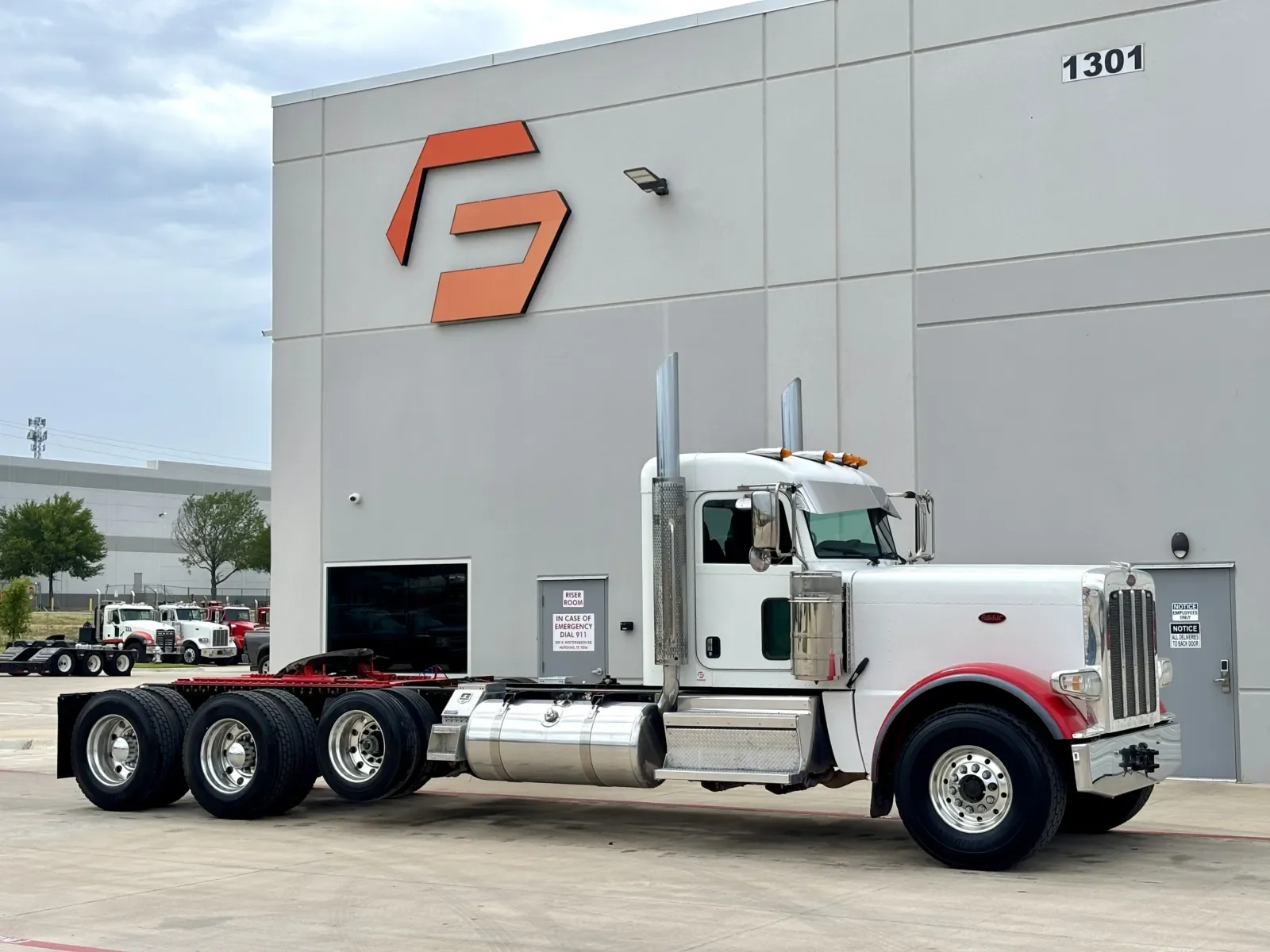 2019 Peterbilt 389 in Hutchins, TX